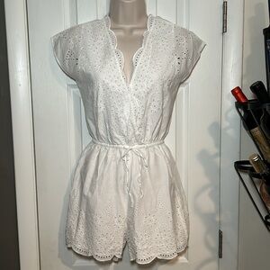 NEW H&M White Lace Frilly Romper Onesie Jumpsuit size 0